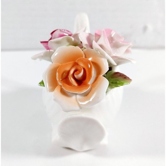 Royal Stratford England Bone China Swan W/Flower Bouquet Vintage Figurine - Picture 6 of 7